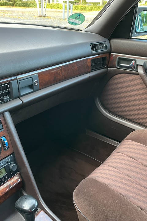 w126 300 SE
